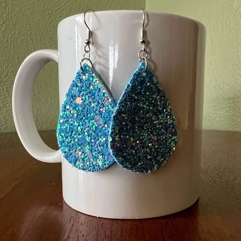NWT Teal Tear Drop Glittery Earrings